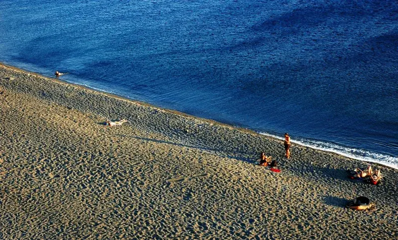 Playa de Dyskos, cerca de Lentas