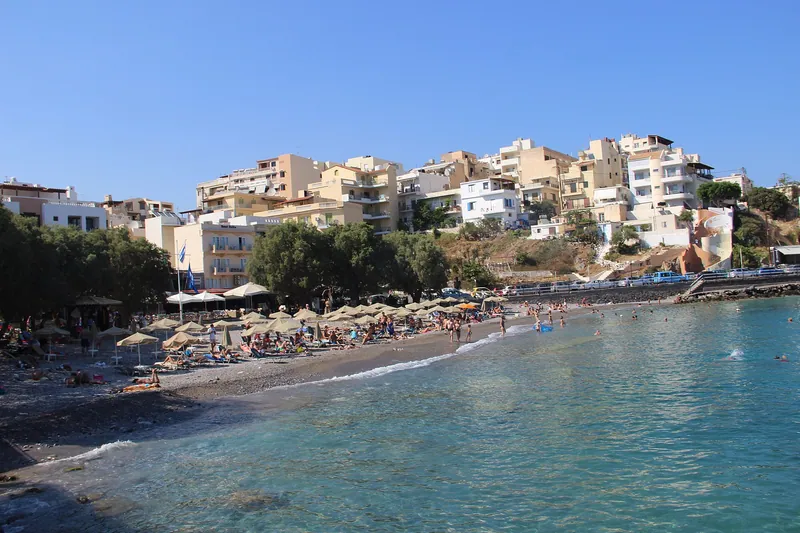 The town beach at Kitroplatia in Agios Nikolaos