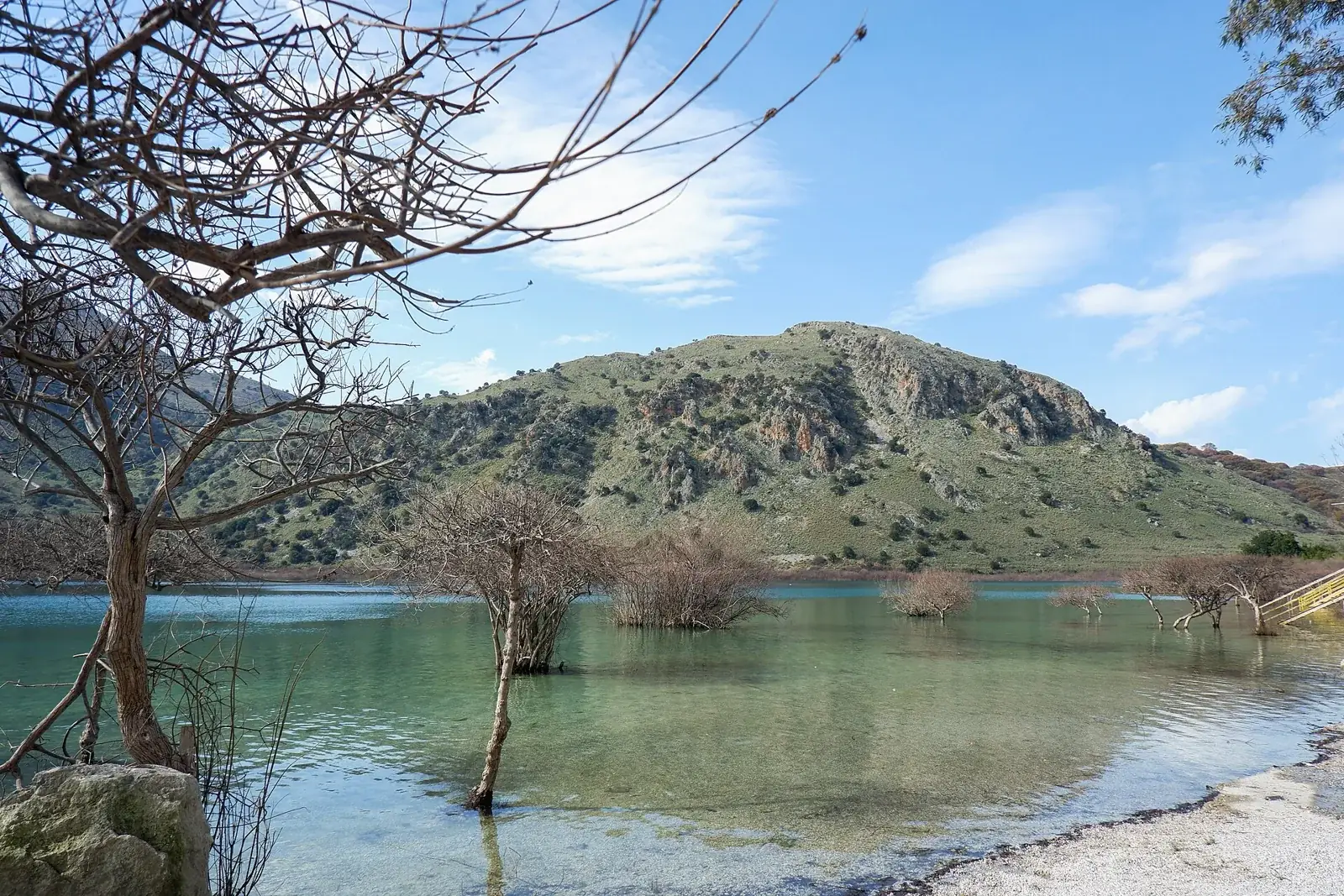 Lake Kournas and the surrounding hills