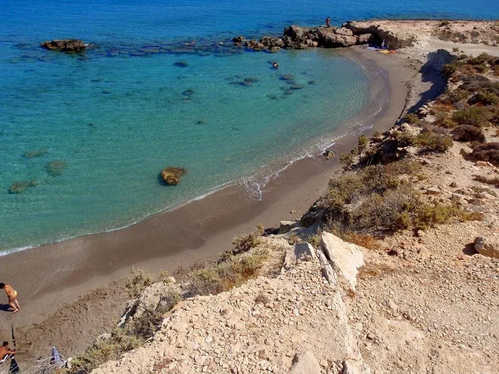 Ξερόκαμπος: εκεί όπου οι ήσυχες παραλίες συναντούν τα άγρια βουνά, φωτογραφία 4